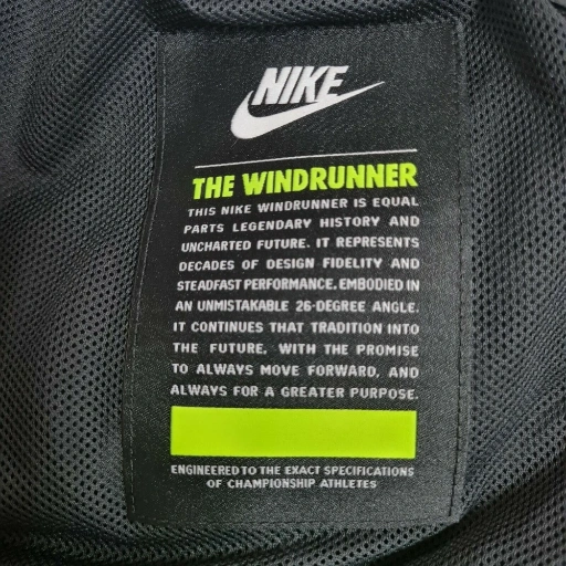 Picture of Geaca Barbati Nike Heritage WindRunner DA0001-010